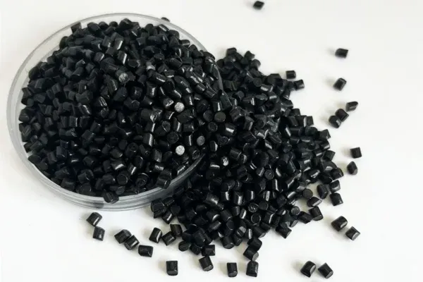 LLDPE vs HDPE Material Trends in Packaging and Masterbatch Matching